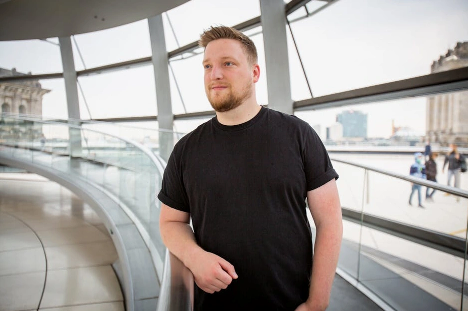 Nowoczesne biuro Vistula Consulting Partners z widokiem na miasto.